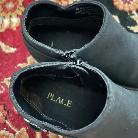 Children’s Place Booties - Picture 3 of 6